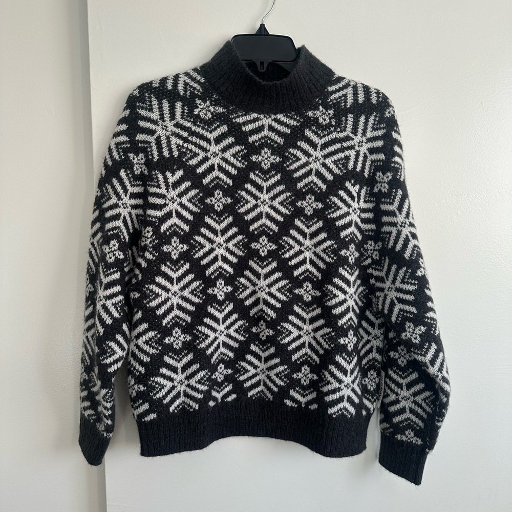 Old Navy Black and White Snowflake Cowl Sweater